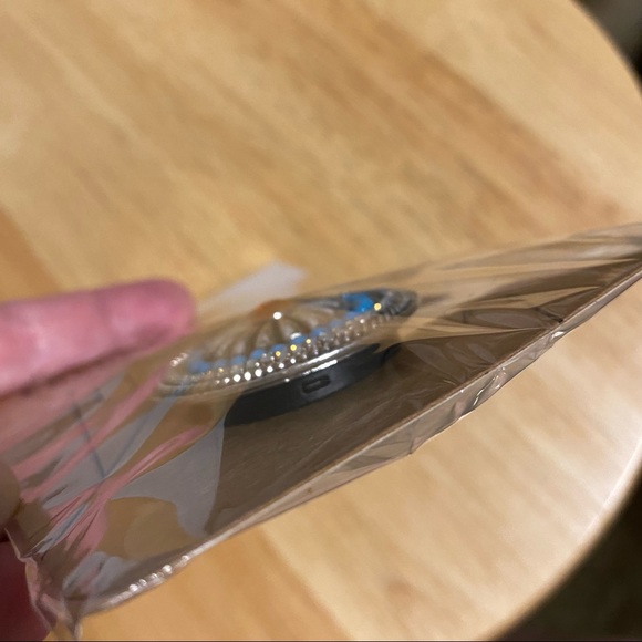 New Concho Phone Grip/Stand - Picture 8 of 8